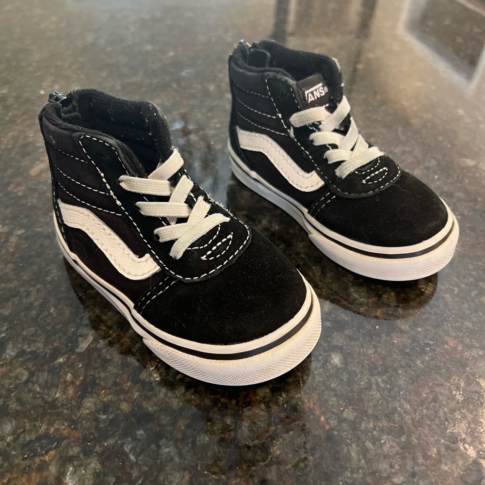 Baby / Toddler vans sneakers size 5